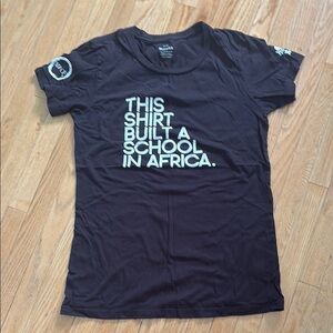 Roots charity T-shirt size M